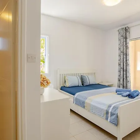 Grosses In Idyllischer Anlage, Strandnah In Mandria, Paphos Mandria (Paphos)