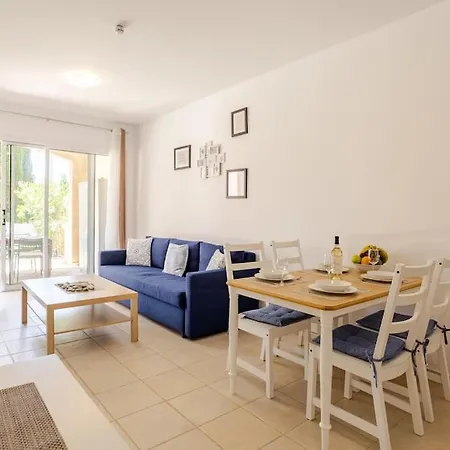 Apartment Grosses In Idyllischer Anlage, Strandnah In Mandria, Paphos *